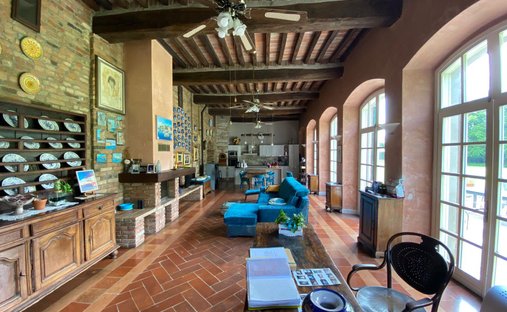 Villa in San Giovanni in Croce, Lombardy, Italy 1