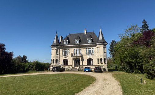 Castello a Monthenault, Alta Francia, Francia 1