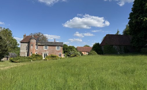 2h From Paris, In The Heart Of The Pays D’auge Area. A Listed 16th /18th Century Chateau Set In Abou