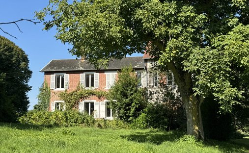 2h From Paris, In The Heart Of The Pays D’auge Area. A Listed 16th /18th Century Chateau Set In Abou