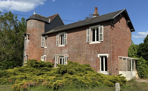 2h From Paris, In The Heart Of The Pays D’auge Area. A Listed 16th /18th Century Chateau Set In Abou