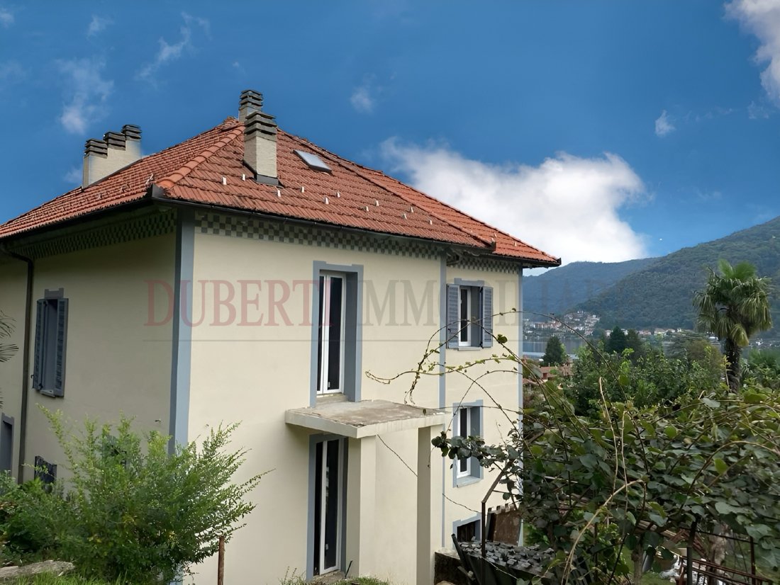 Villa in Brusimpiano, Lombardy, Italy 2 - 15627977