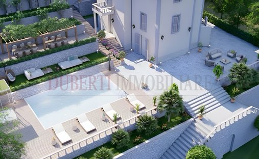 Villa in Brusimpiano, Lombardy, Italy 1