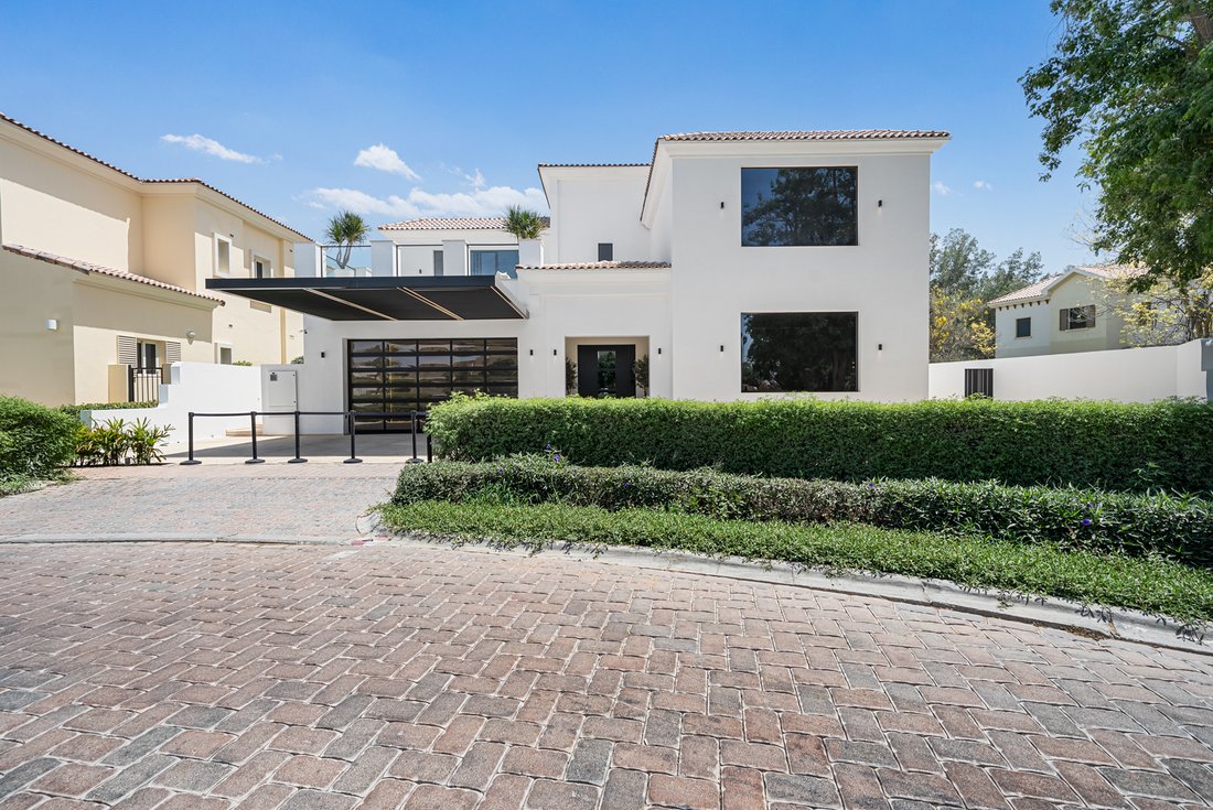 Villa in Jumeirah Golf Estates, Dubai, United Arab Emirates 1 - 15628467