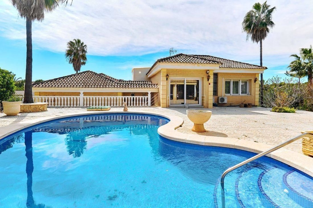 Villa in Dehesa de Campoamor, Orihuela, Valencian Community 3 - 15628335