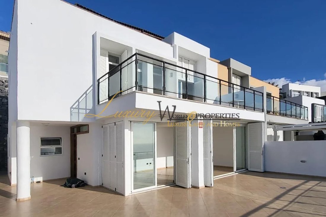 Villa in Costa Adeje, Adeje, Canary Islands 1 - 15590444