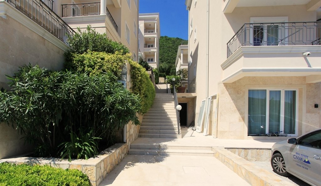 Apartment in Đenovići, Herceg Novi Municipality, Montenegro 4 - 15629045