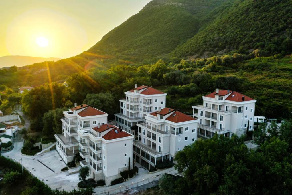 Apartment in Đenovići, Herceg Novi Municipality, Montenegro 1 - 15629045