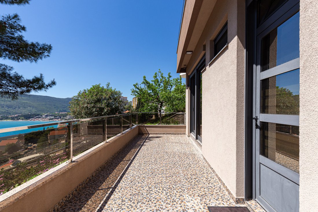 Villa in Herceg Novi, Herceg Novi Municipality, Montenegro 2 - 15629325
