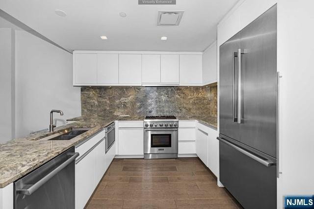 Condo in Cliffside Park, New Jersey, United States 2 - 15629093