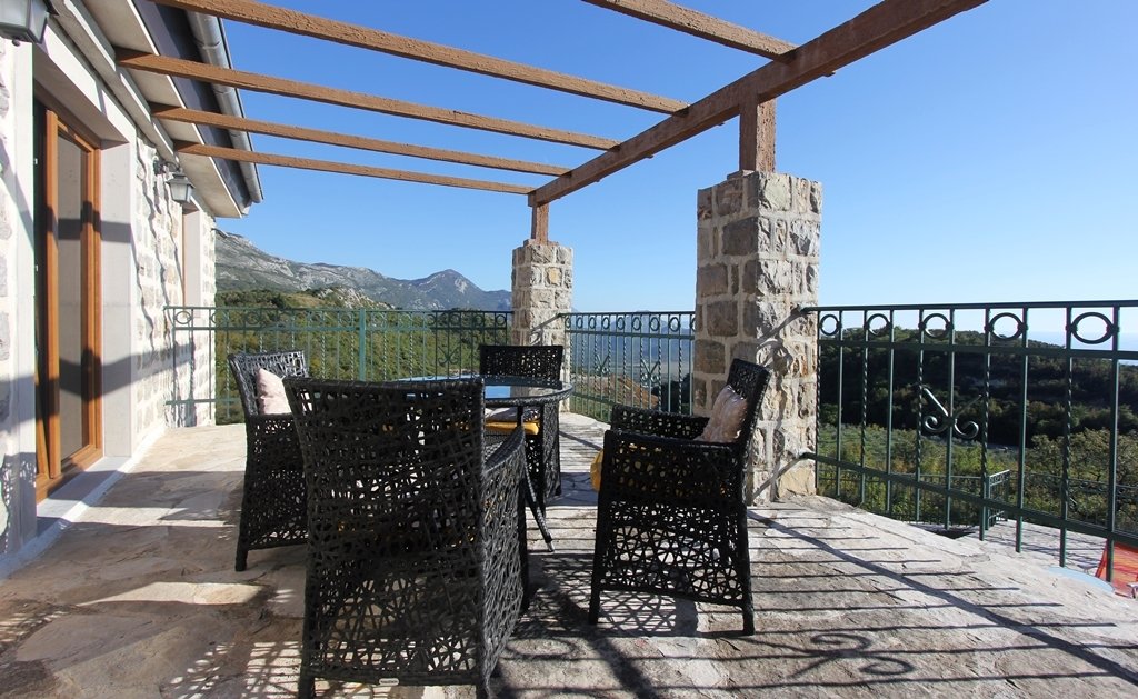 Villa in Petrovac, Budva Municipality, Montenegro 1 - 15629354