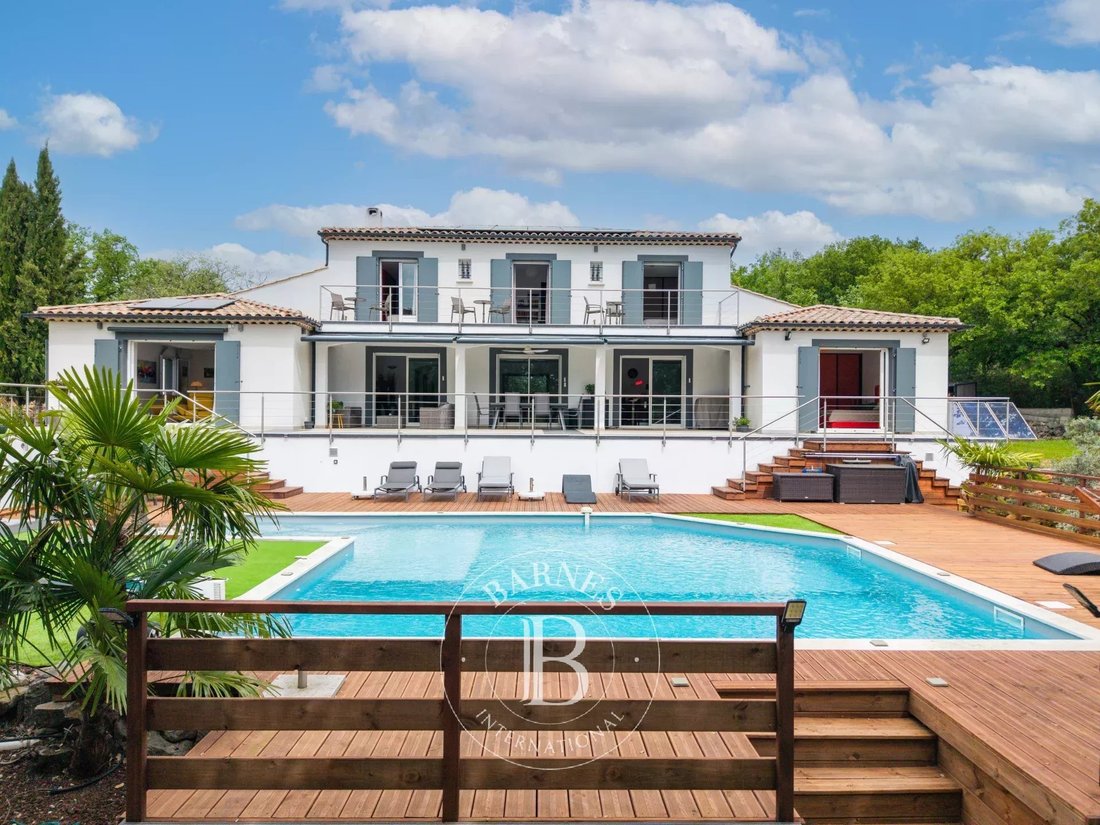Villa in Est, Saint-Maximin-la-Sainte-Baume, France 1 - 15631682