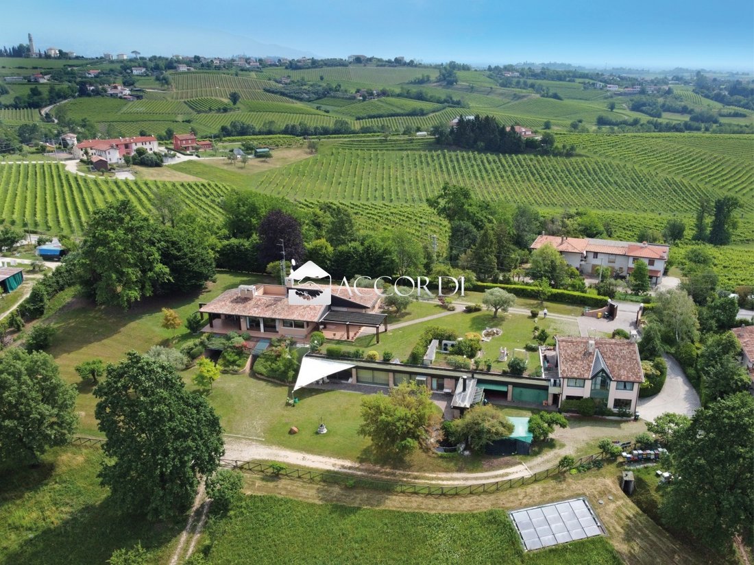 Villa in City Center, Conegliano, Veneto 2 - 15634621
