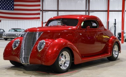 "Classic Curves  Modern Control" in Grand rapids, United States 1