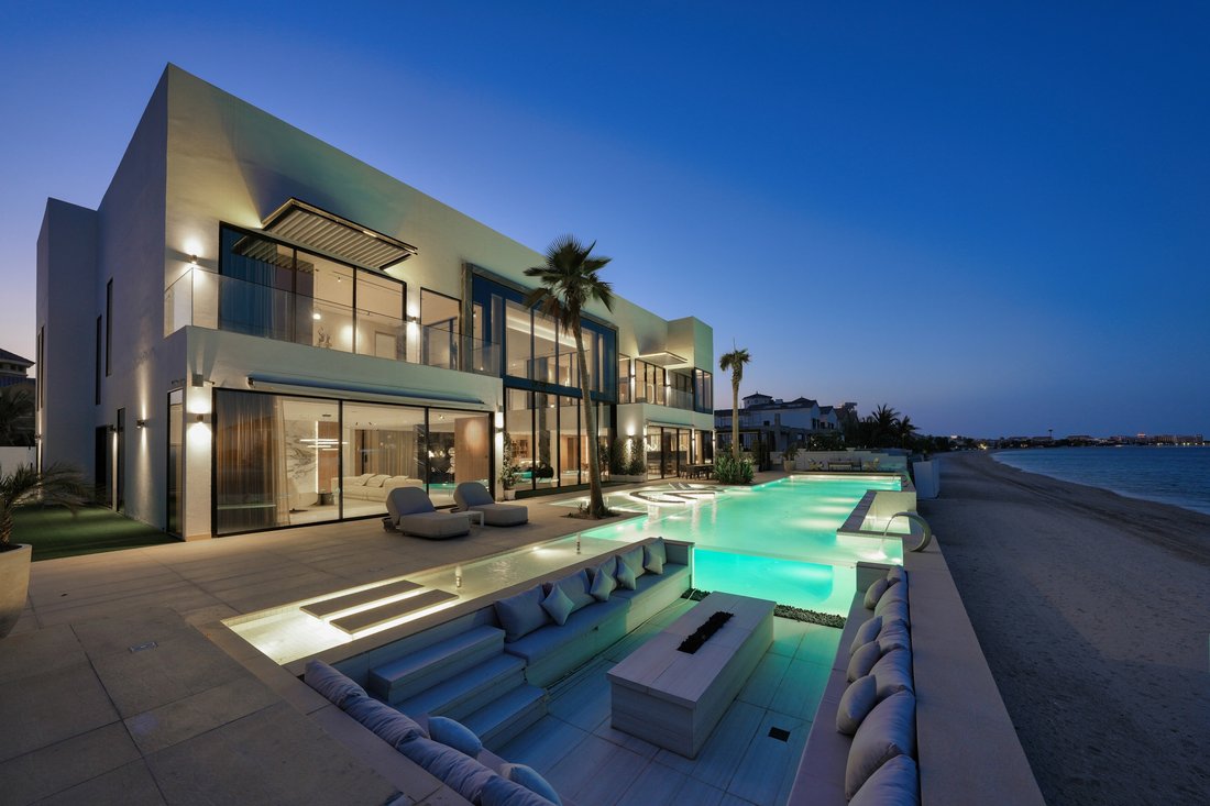 Villa in Palm Jumeirah, Dubai, United Arab Emirates 1 - 15630374