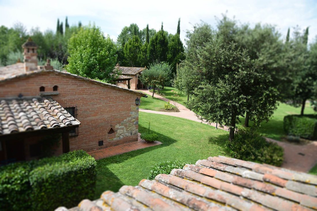 Farm Ranch in Castiglione del Lago, Umbria, Italy 3 - 15630921