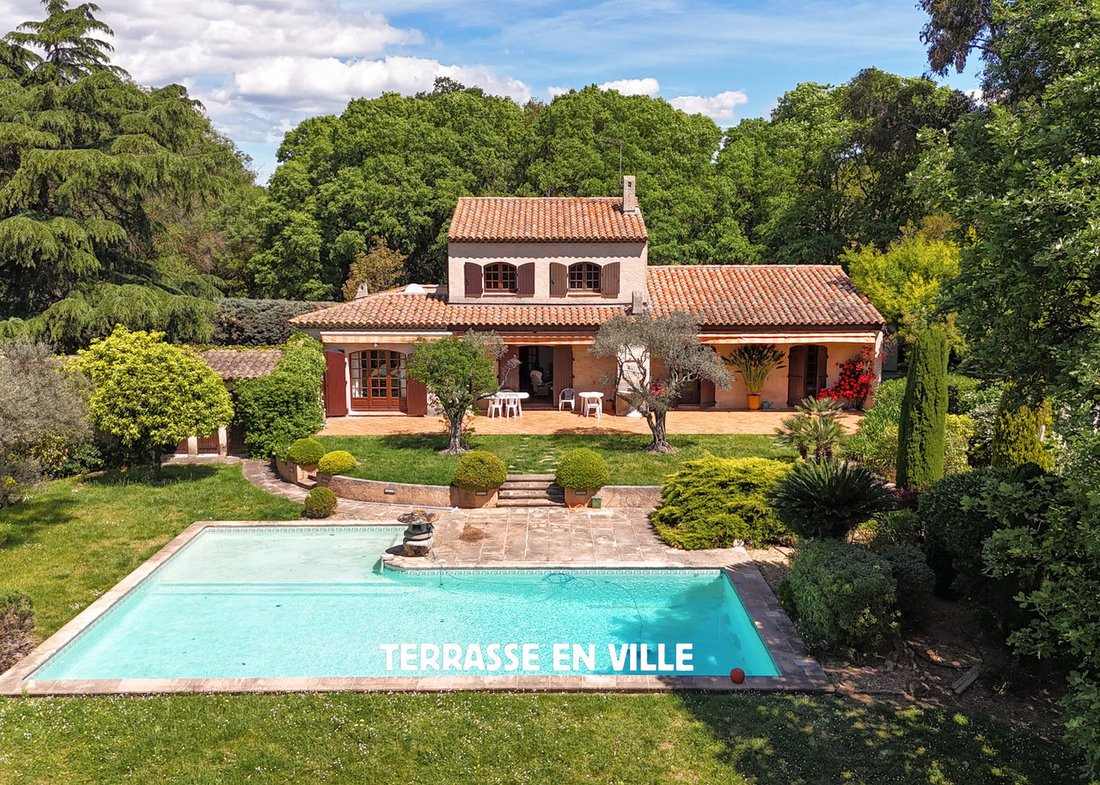 House in Hyeres, Provence-Alpes-Côte d'Azur, France 1 - 15634030