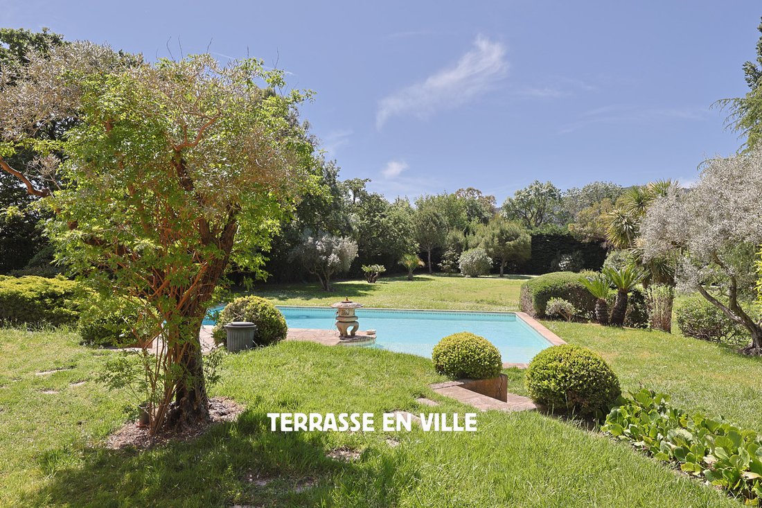 House in Hyeres, Provence-Alpes-Côte d'Azur, France 4 - 15634030