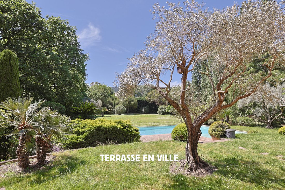 House in Hyeres, Provence-Alpes-Côte d'Azur, France 5 - 15634030