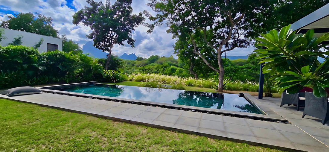 Villa in Tamarin, Rivière Noire District, Mauritius 2 - 15633263