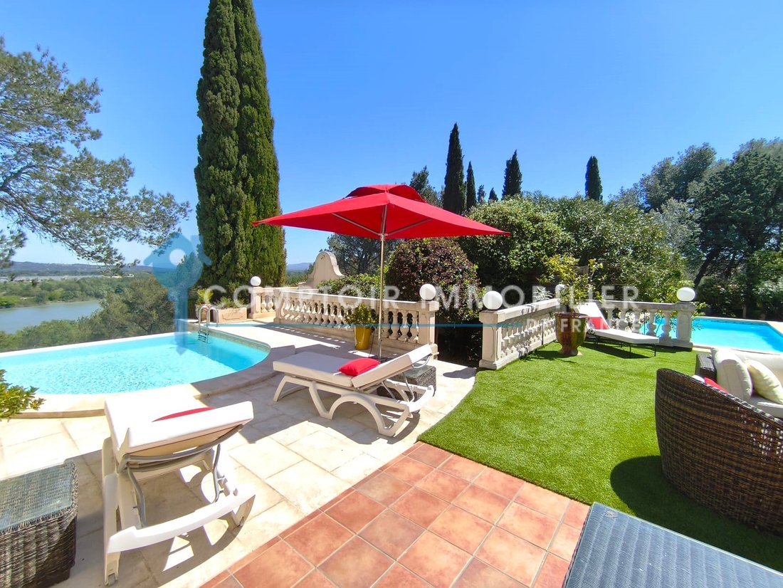 Whispers of Provence: A Panoramic Castle Retreat in the Alpilles’ Embrace
