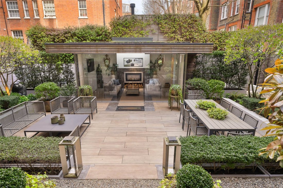 Apartment in Brompton, Kensington And Chelsea, England 2 - 15629874