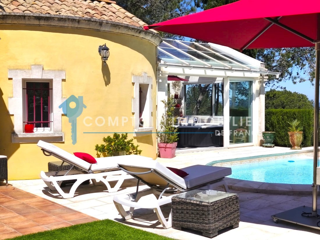 Whispers of Provence: A Panoramic Castle Retreat in the Alpilles’ Embrace