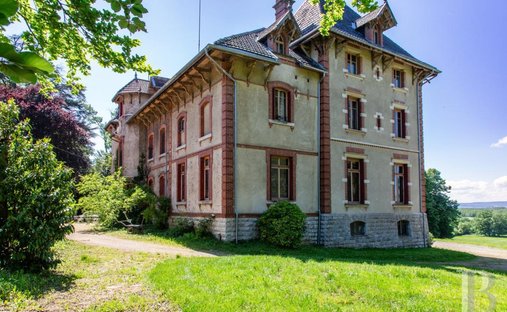 Castle for Sale in Tournus, Bourgogne-Franche-Comté, France