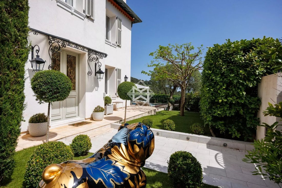 Villa in Èze, Provence-Alpes-Côte d'Azur, France 5 - 12497198