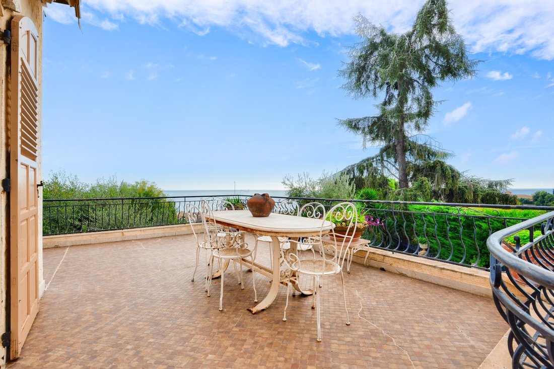 Villa in Village-Cros de Caste-Coupiere-Mont Gros, Roquebrune-Cap-Martin, France 2 - 15633787
