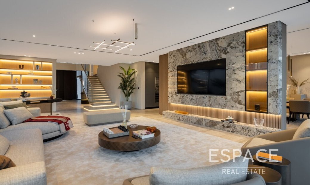 Atrium Entry | Fully Upgraded | Brand New In Dubai, United Arab ...