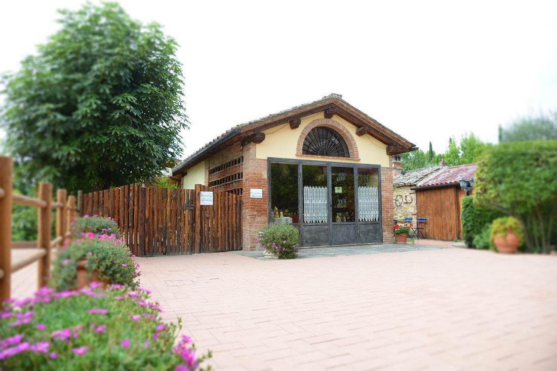 Farm Ranch in Castiglione del Lago, Umbria, Italy 5 - 15630921