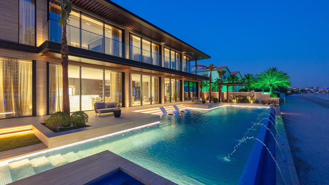 Villa in Palm Jumeirah, Dubai, United Arab Emirates 1 - 15634947