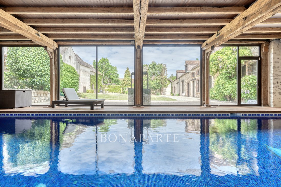 Whispers of the Voise: A Timeless Île-de-France Estate Where River and Reverie Meet