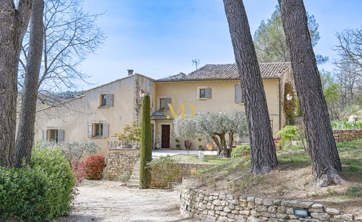 Castle in Saint-Martin-de-Castillon, Provence-Alpes-Côte d'Azur, France 1