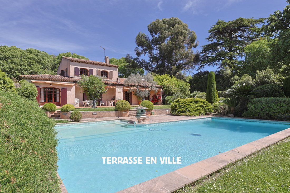 House in Hyeres, Provence-Alpes-Côte d'Azur, France 2 - 15634030
