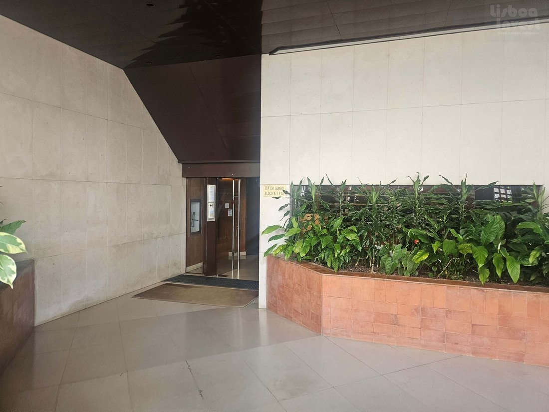Apartment in Avenidas Novas, Lisbon, Portugal 5 - 15632416
