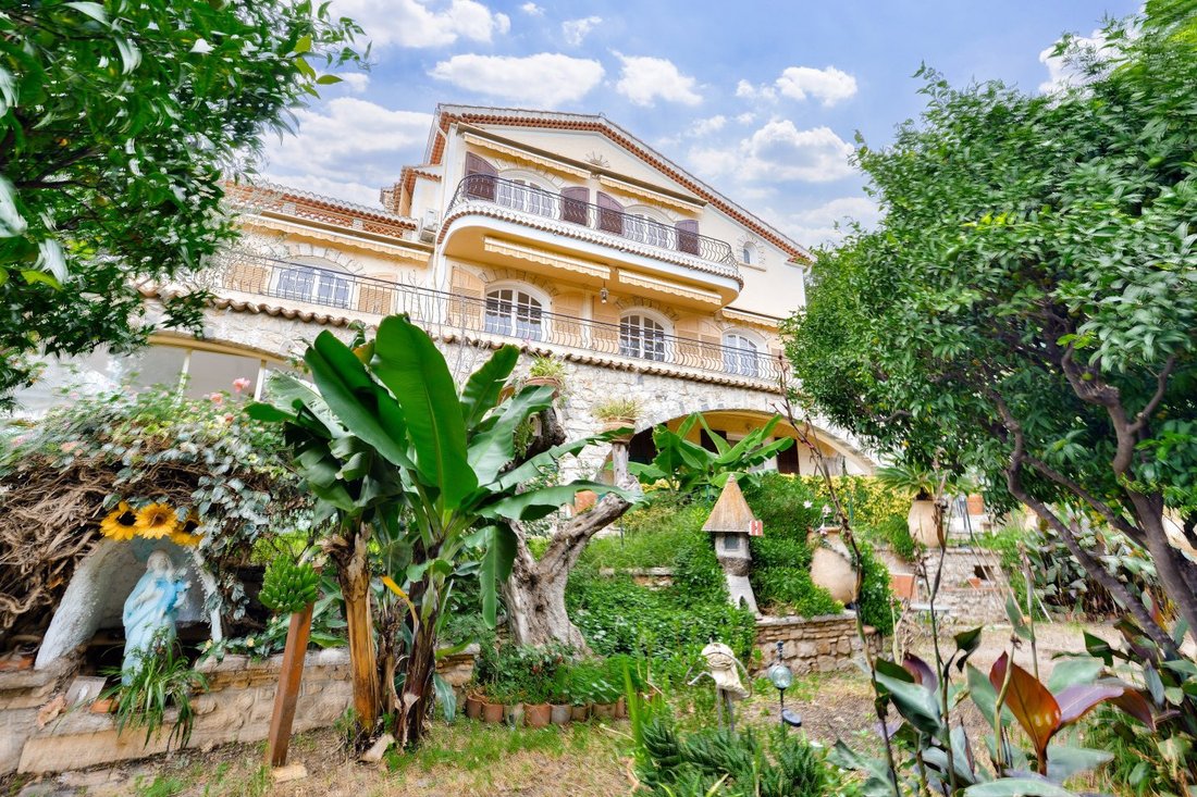 Villa in Village-Cros de Caste-Coupiere-Mont Gros, Roquebrune-Cap-Martin, France 1 - 15633787