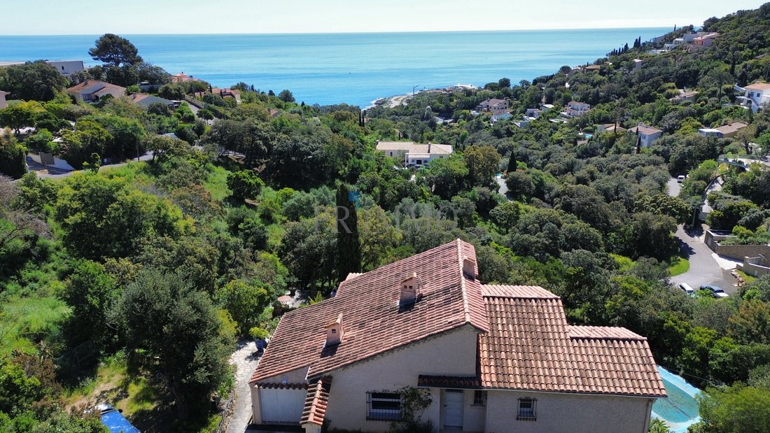 Villa in Les Issambres, Roquebrune-sur-Argens, France 1 - 15633909