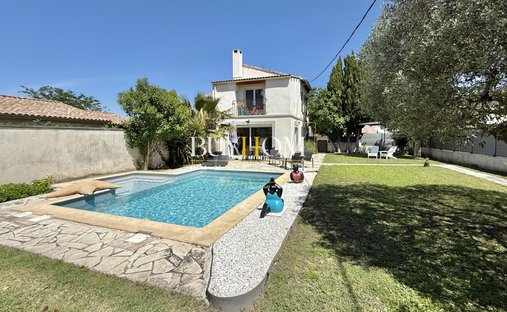 House in Nevons-route d'Apt, L'Isle-sur-la-Sorgue, France 1
