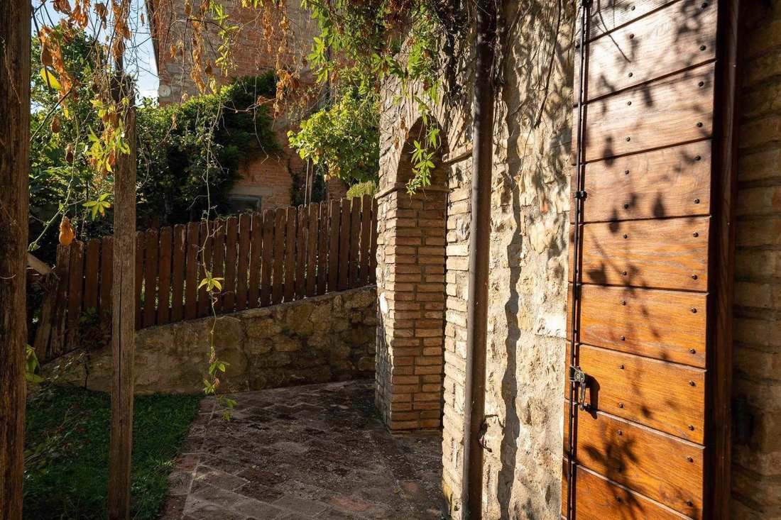 Passignano sul Trasimeno, Umbria, Italy 3 - 15630919