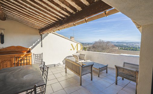 Castle for Sale in Joucas, Provence-Alpes-Côte d'Azur, France