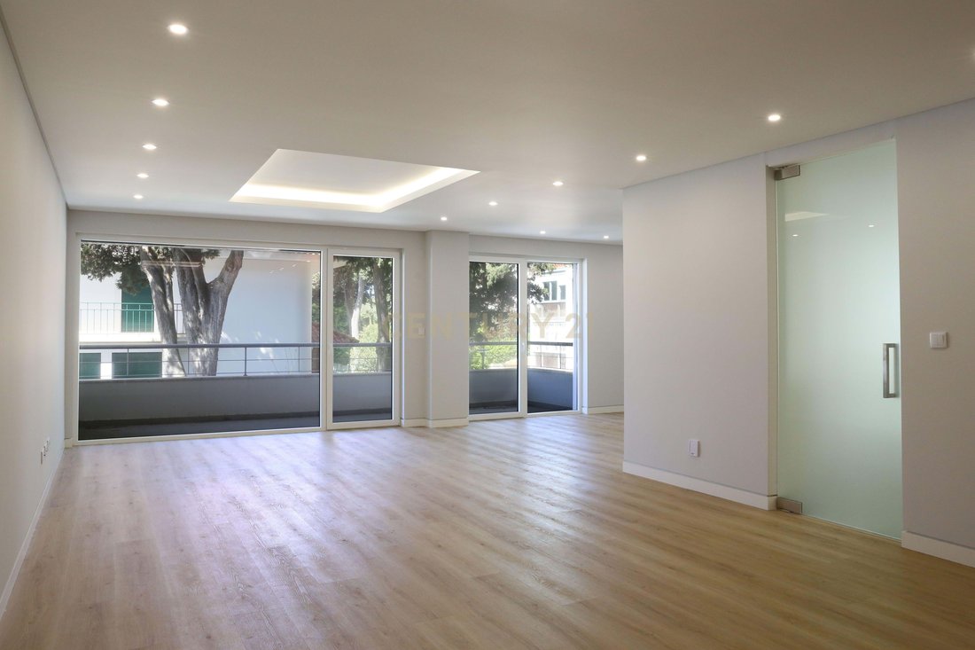 Apartment in Carcavelos e Parede, Lisbon, Portugal 5 - 12094336