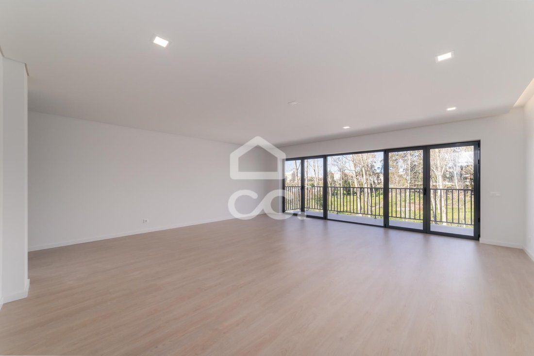 Townhouse in Tavarede, Coimbra District, Portugal 1 - 15630656