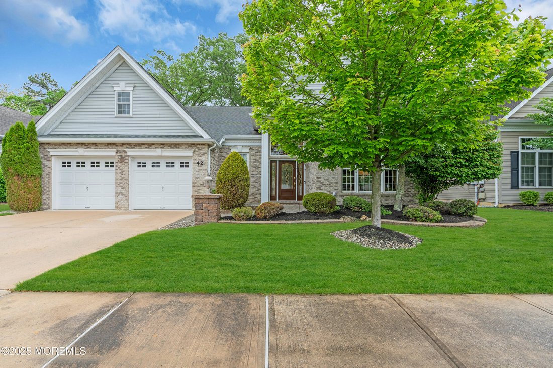 House in Freehold Township, New Jersey, United States 4 - 15632275