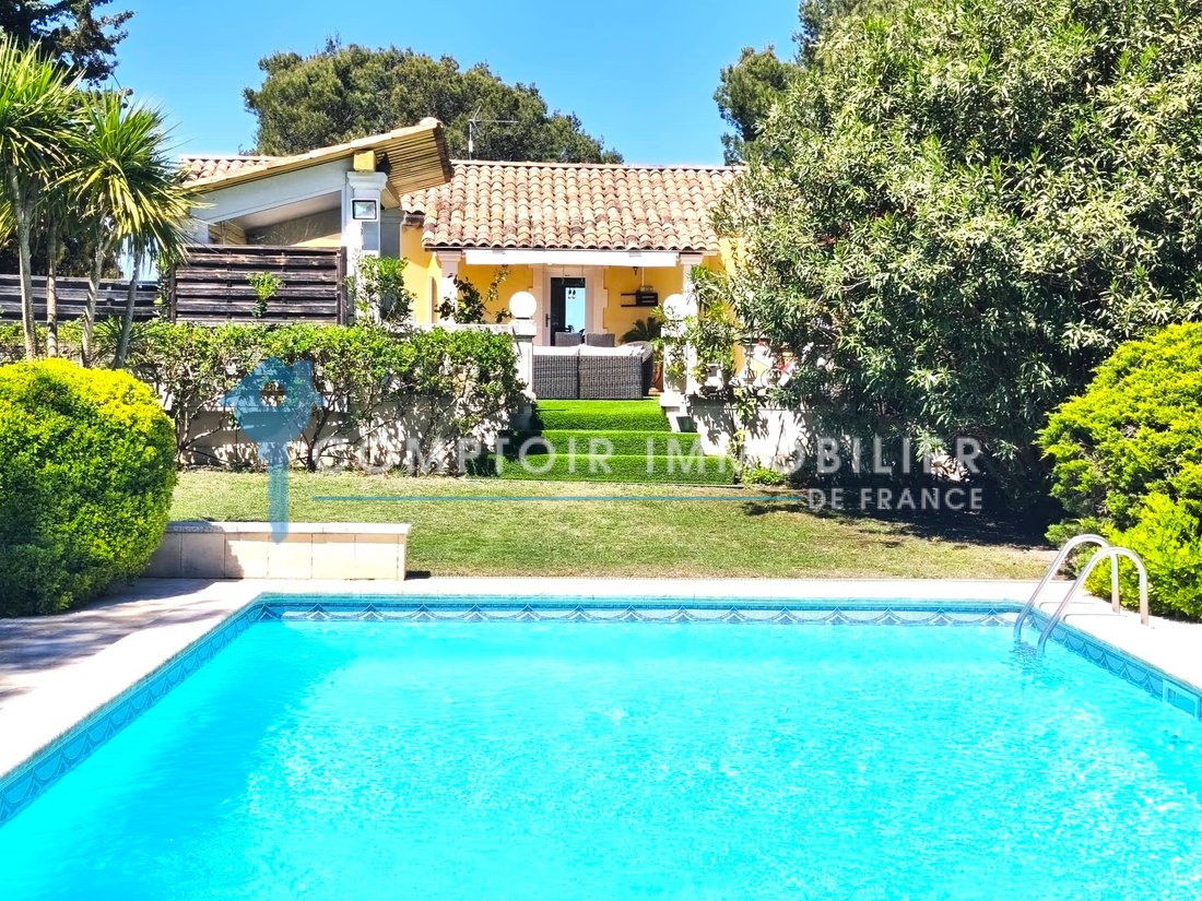 Whispers of Provence: A Panoramic Castle Retreat in the Alpilles’ Embrace