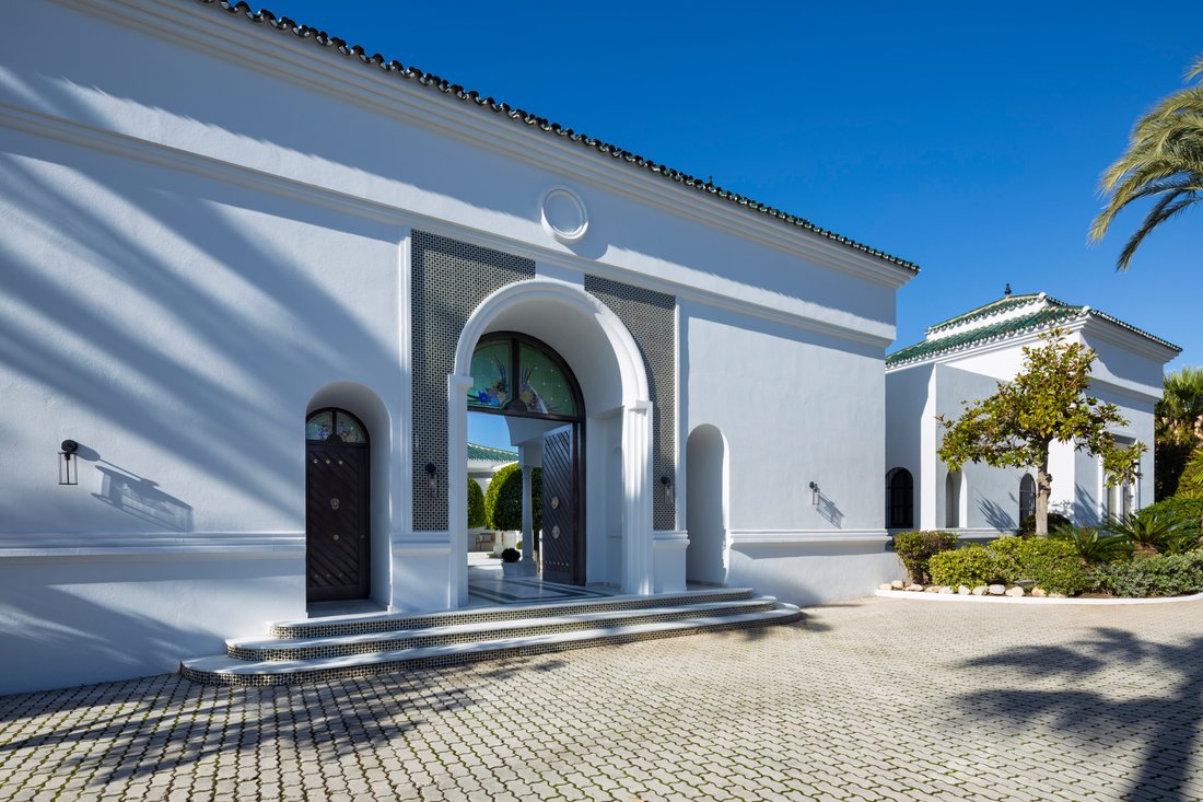 Villa in Nueva Andalucia, Marbella, Spain 2 - 15630321