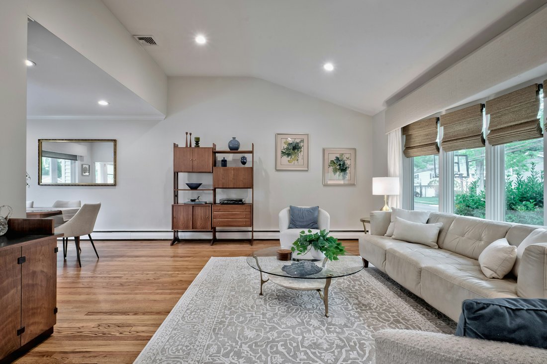 House in Port Washington, New York, United States 5 - 15636418