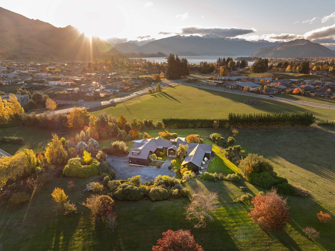 House in Wanaka, Otago, New Zealand 1 - 15638871