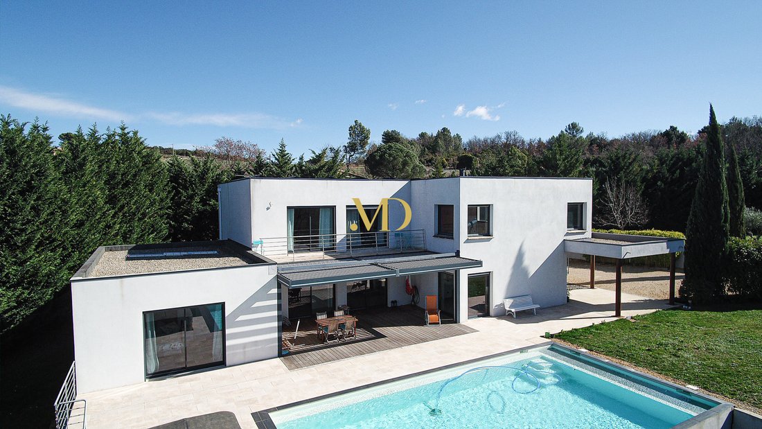 Lumière et Sérénité: A Modern Provençal Masterpiece in Apt’s Golden Hills